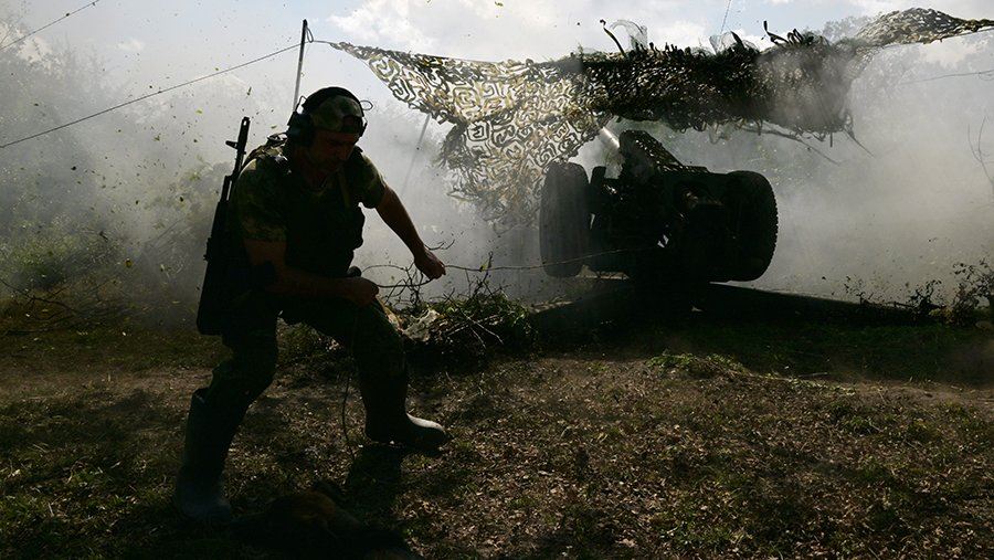Российские военнослужащие уничтожили САУ Paladin и Krab в Константиновке